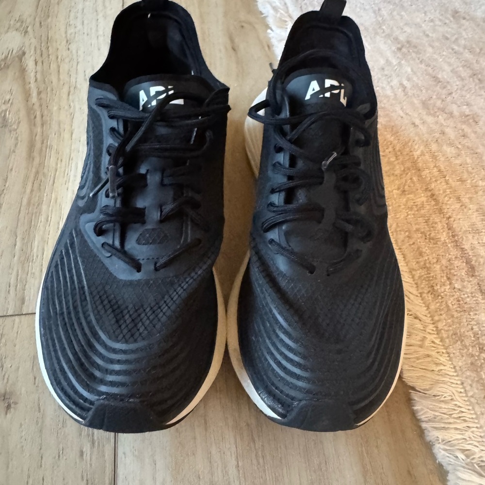 APL Women’s Sneaker